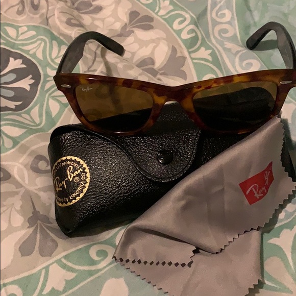 Ray-Ban Accessories - Ray-Ban Sunglasses 🕶